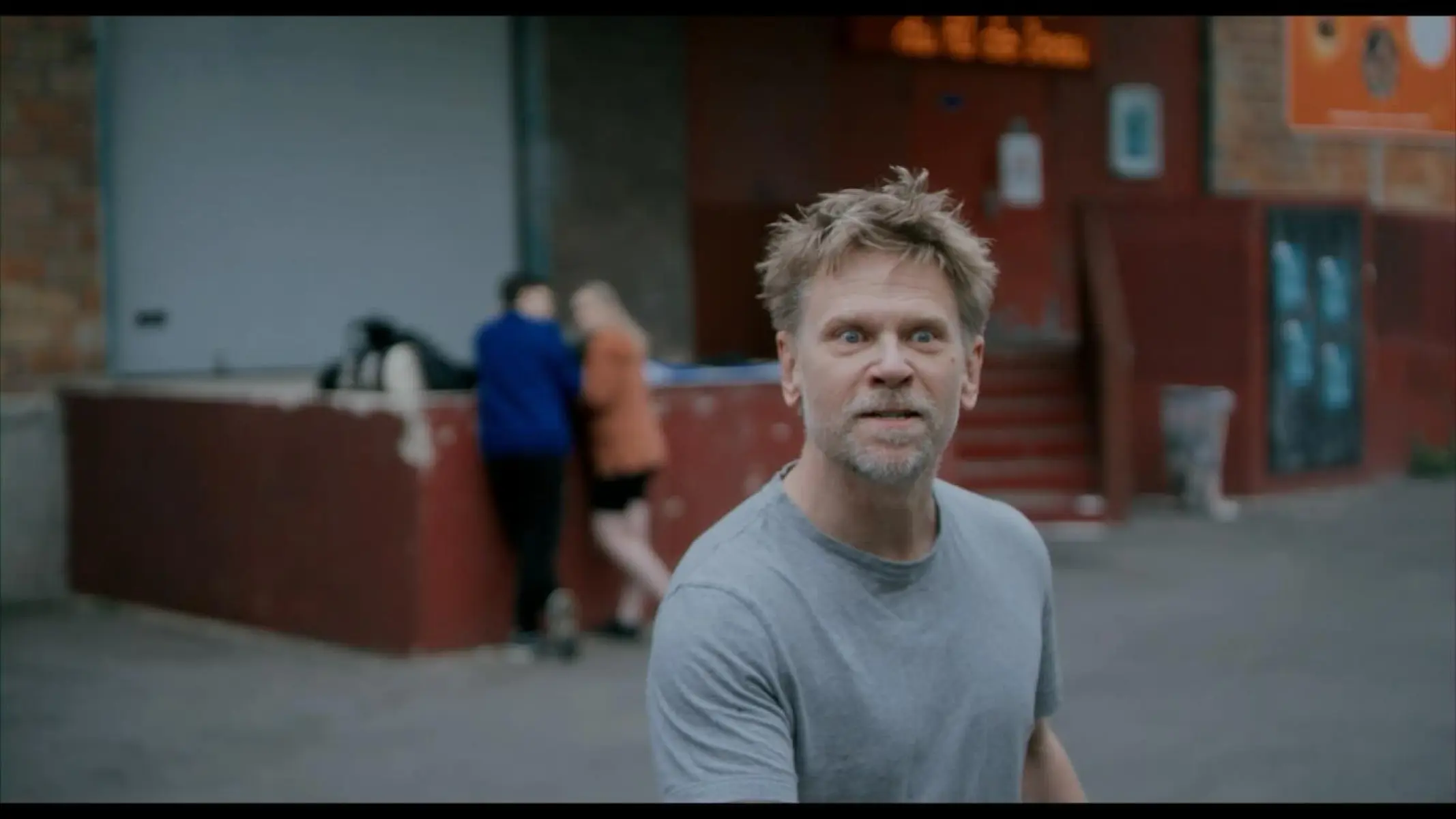 Je Suis Hamlet film shines with vibrant color correction & notable celebrity artistry now!