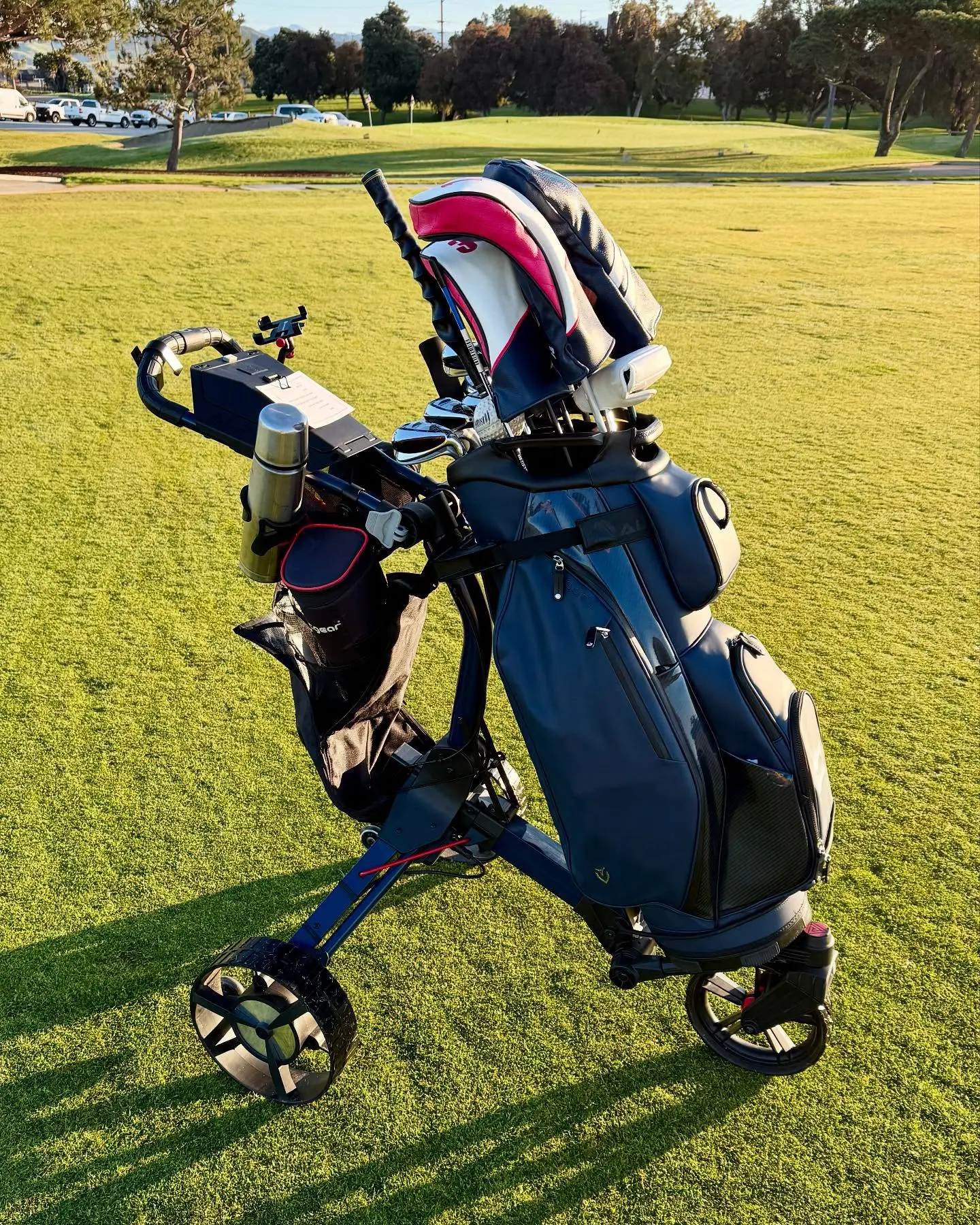 Jeffrey Byron Embraces Jo Malone Inspiration While Golfing Jeffrey Byron channels chic Jo Malone vibes for a stylish walk on the golf course at noon!