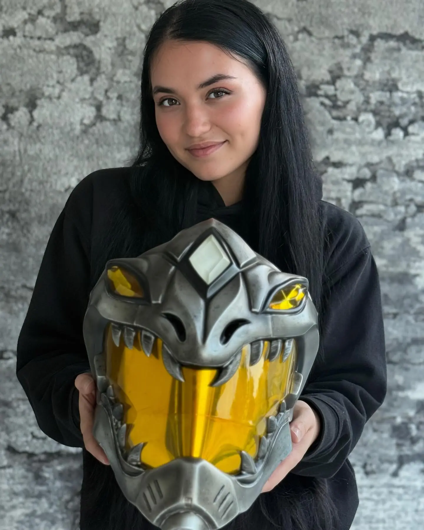 Jenna Rae Frank Teases White Dragon Cosplay at Pasadena Comic Con
