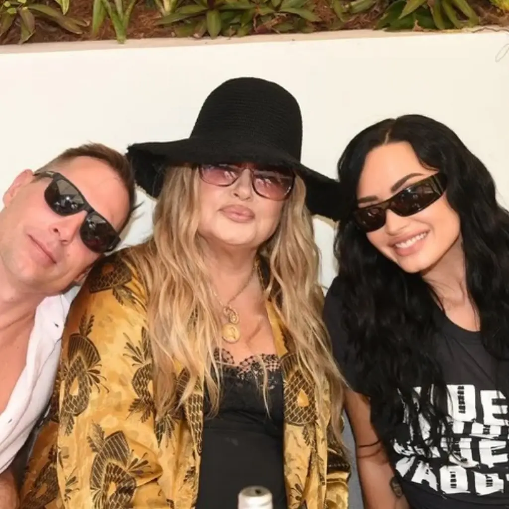 Jennifer Coolidge's Extended Hotel Stay