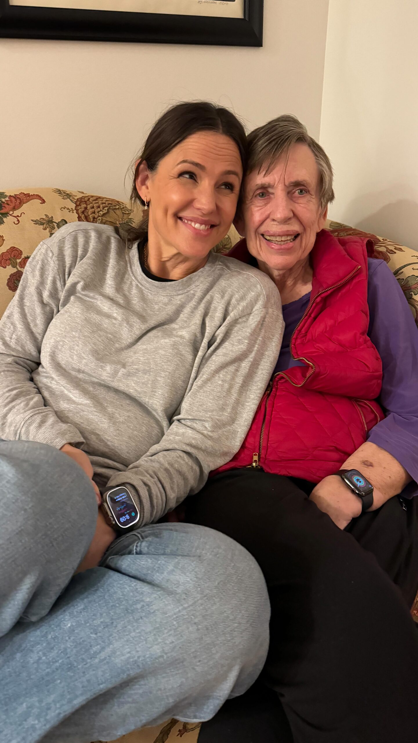 Jennifer Garner Honors Mom On Mother’s Day Iconic actress expresses heartfelt gratitude on Mother’s Day with a warm, simple message!!