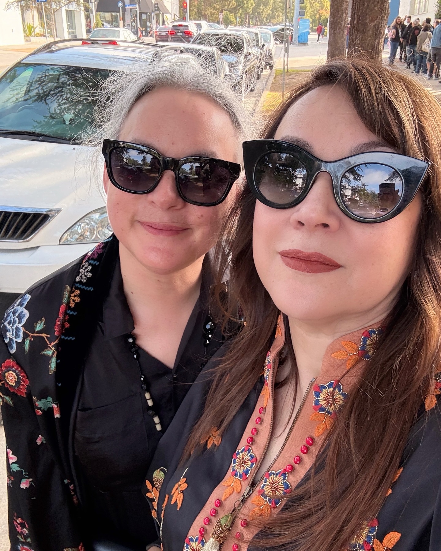 Jennifer Tilly Enjoys Chic Outing With Sister In Town A stylish rendezvous featuring an epic shopping adventure and Michelin-star dining joy!!!!