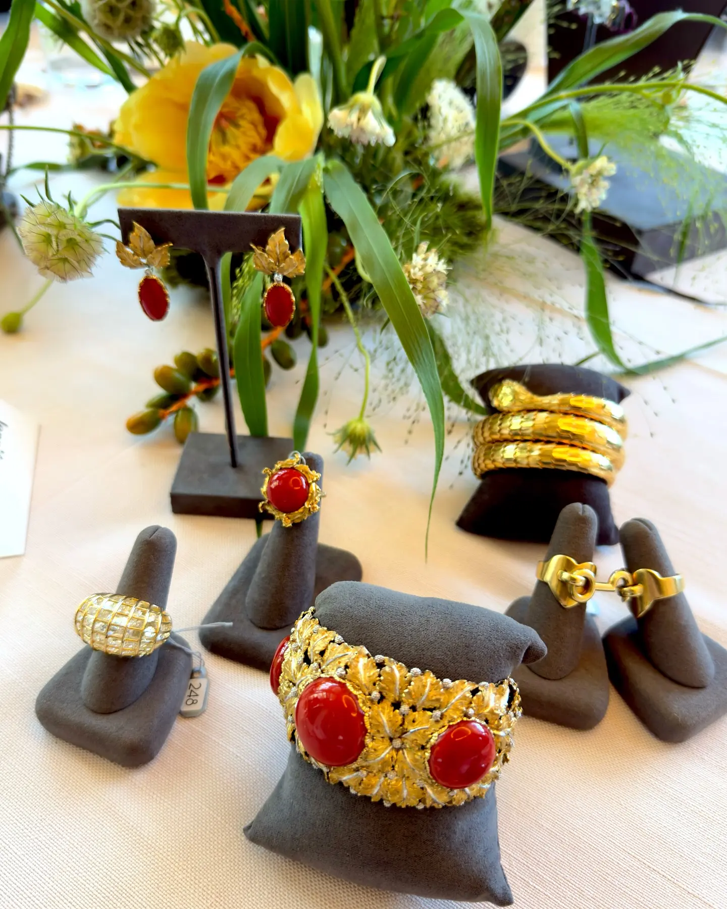 Jennifer Tilly Shines at Bonhams Jewelry Luncheon