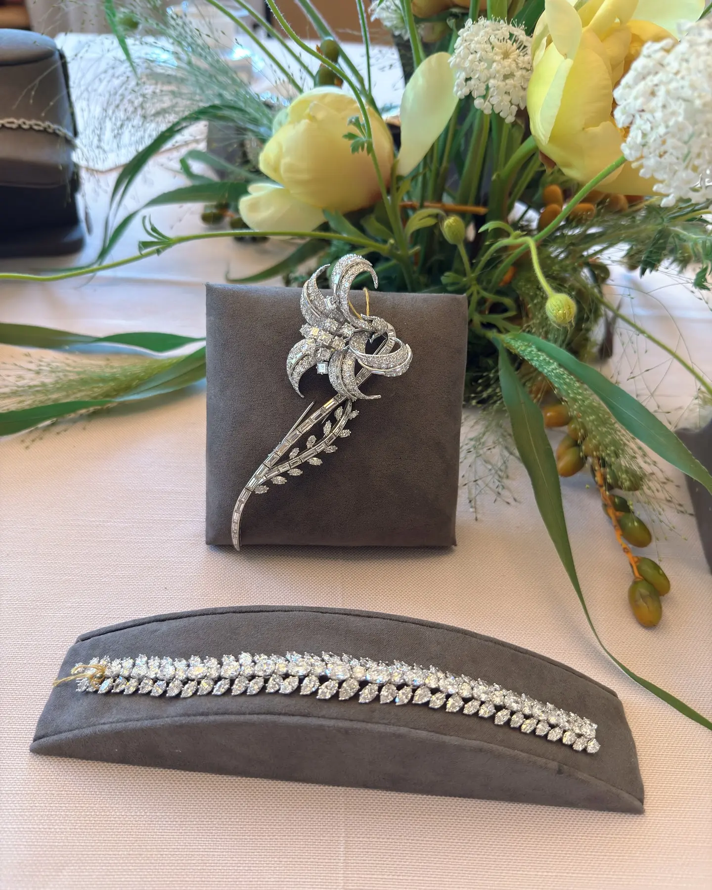 Jennifer Tilly Shines at Bonhams Jewelry Luncheon