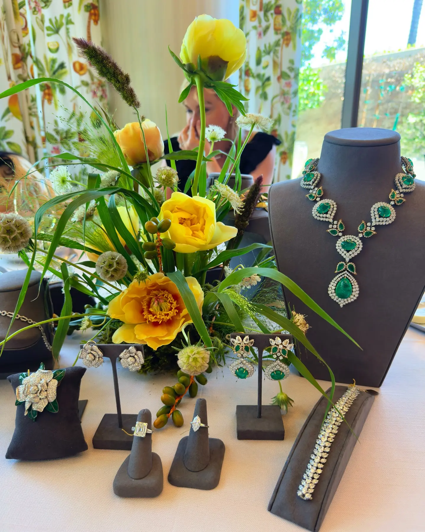 Jennifer Tilly Shines at Bonhams Jewelry Luncheon
