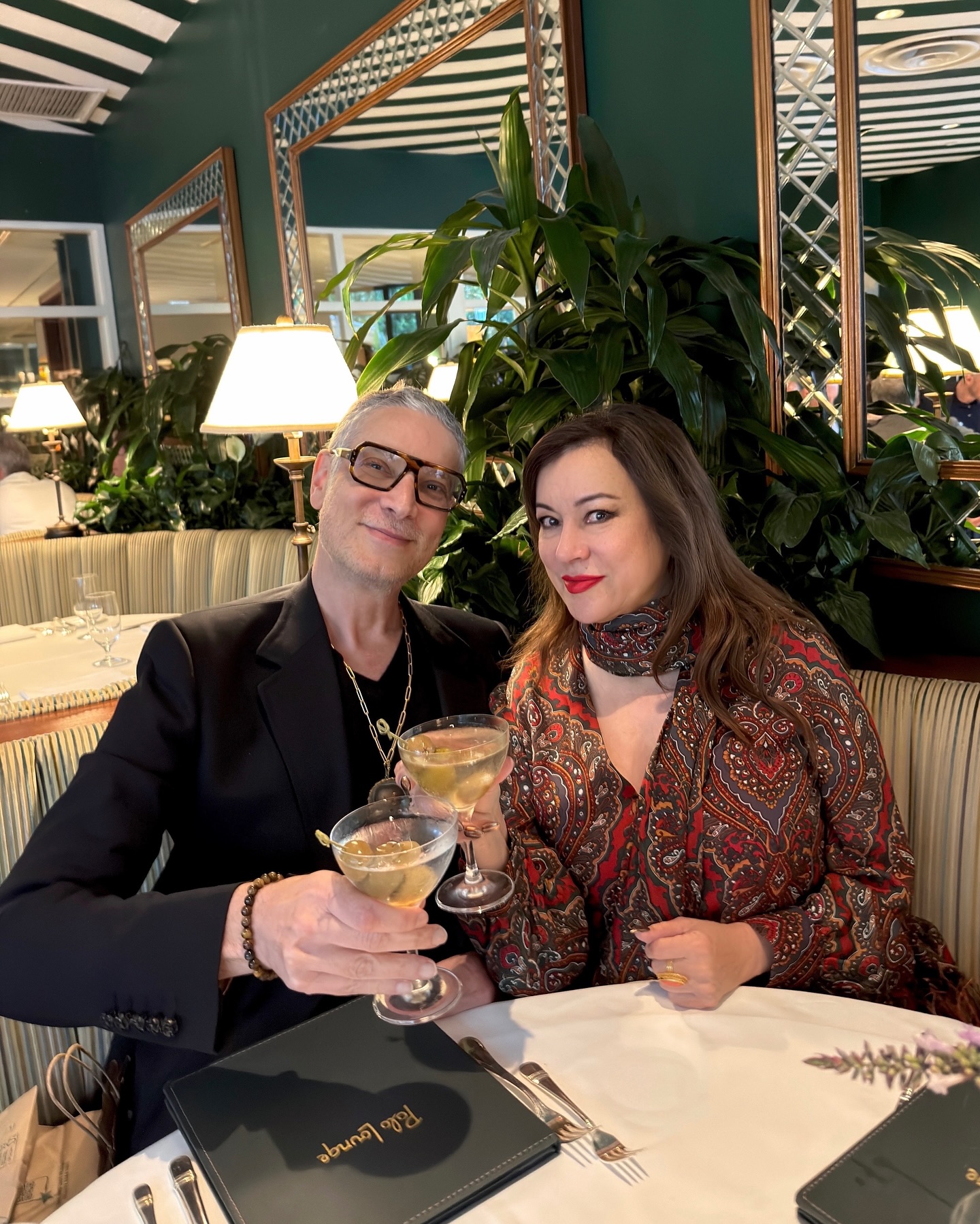 Jennifer Tilly’s Intimate Birthday Dinner For Cameron Jennifer Tilly hosts a stylish celebration with a delightful birthday dinner for Cameron.!