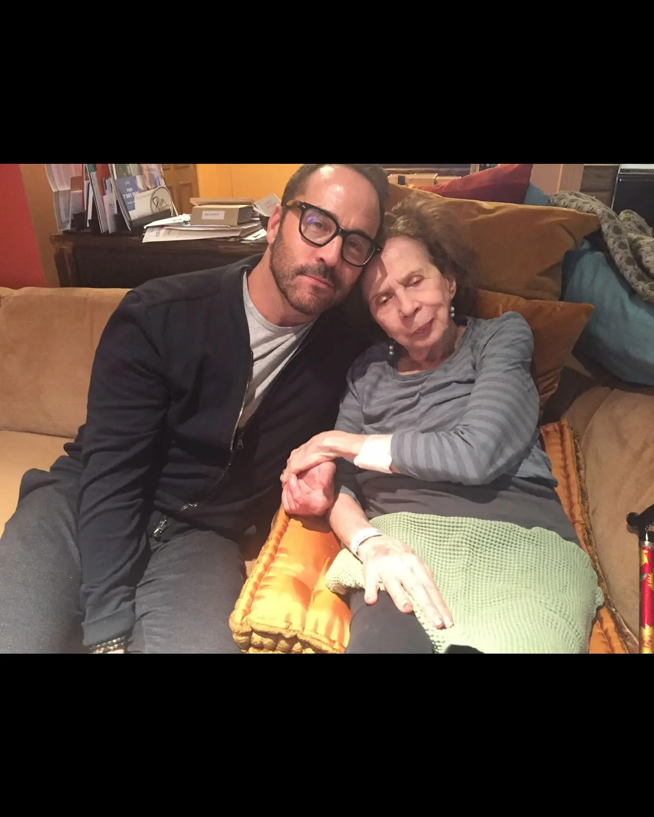 Jeremy Piven Honors Mother’s Legacy
