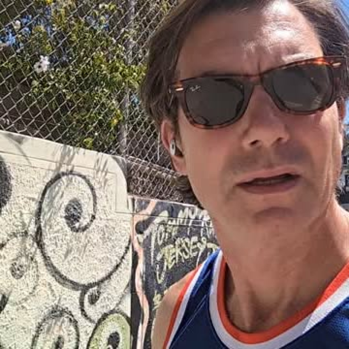 Jerry O’Connell Walks After Broken Car Woes Jerry O'Connell’s quirky walk after a car mishap resonates as he sends kudos to Henry!!!!