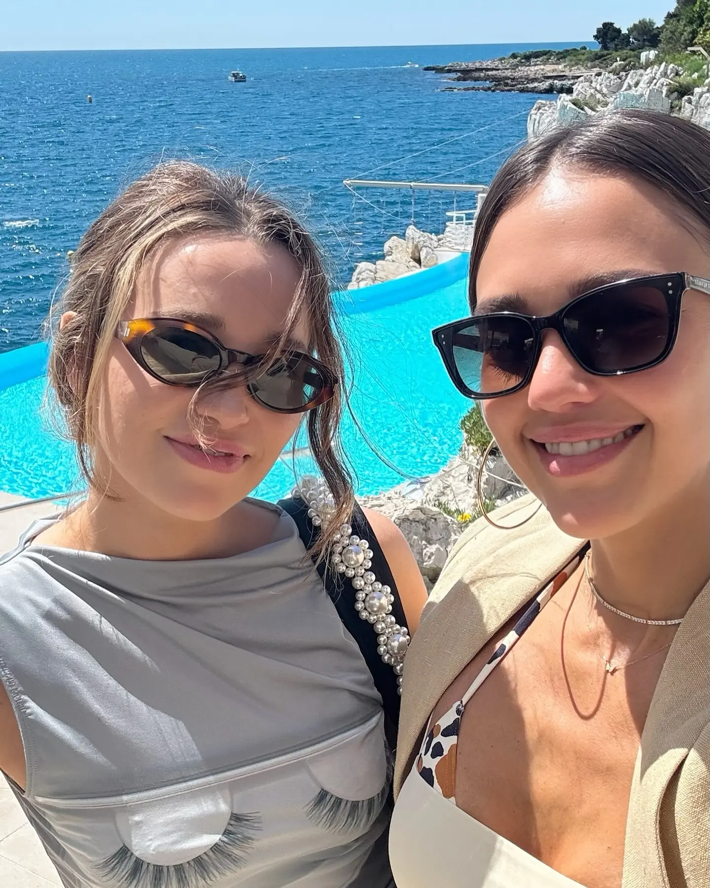 Jessica Alba Radiates Summer Vibes