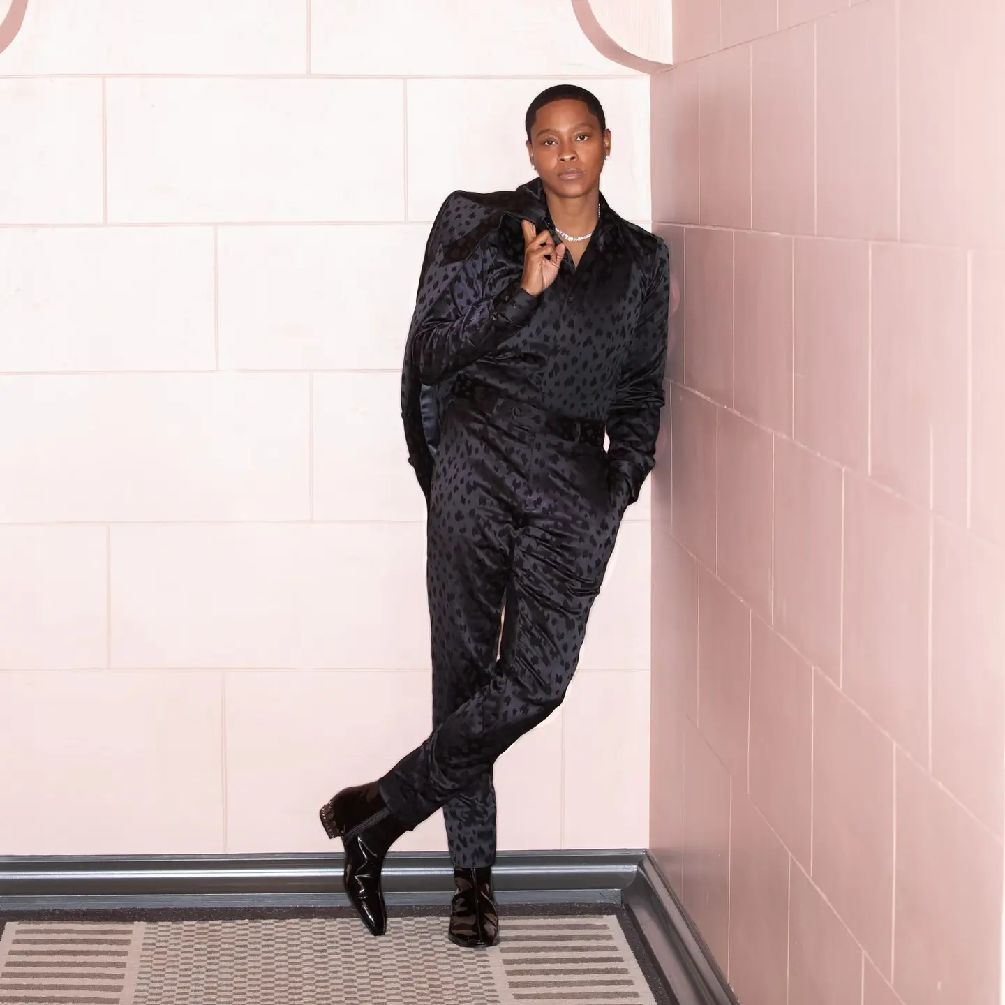 Jessica Betts Redefines Star Style With ‘DADDYANA’ Look Jessica Betts stuns fans as she showcases daring vibes and redefines her style with magic!