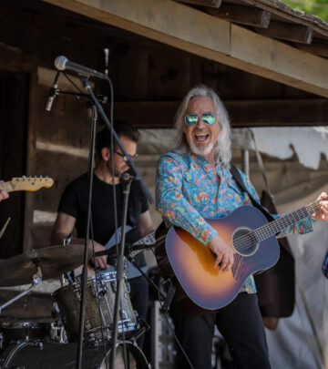 Jim Lauderdale Kicks Off Tour With Alligator Shoes Anthem