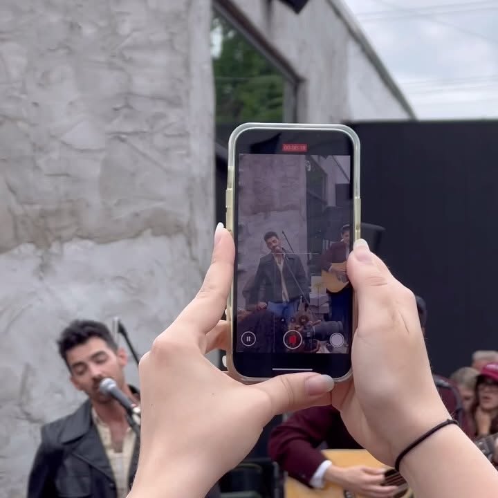 Joe Jonas Rocks Nashville In Giant Guitar Spotlight