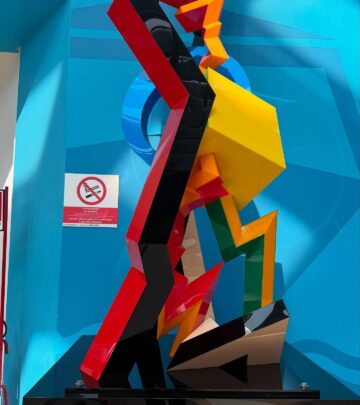 Joe Piscopo Explores Venice Airport Sculpture