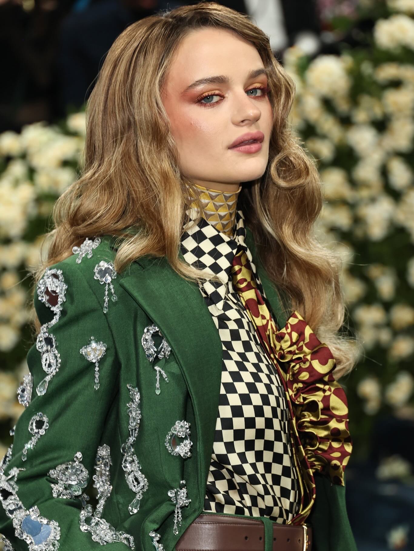 Joey King’s Met Gala Debut With Miu Miu Joey King shines at her first Met, celebrating in style with Miu Miu with glam!!! plus WOW
