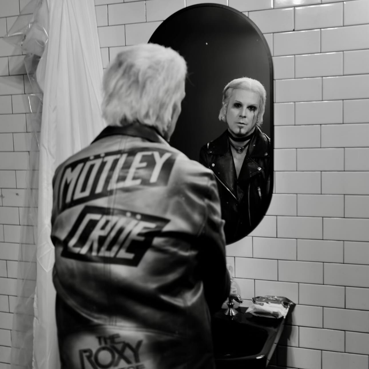 John 5 Sets Off For Vegas With Motley Crue