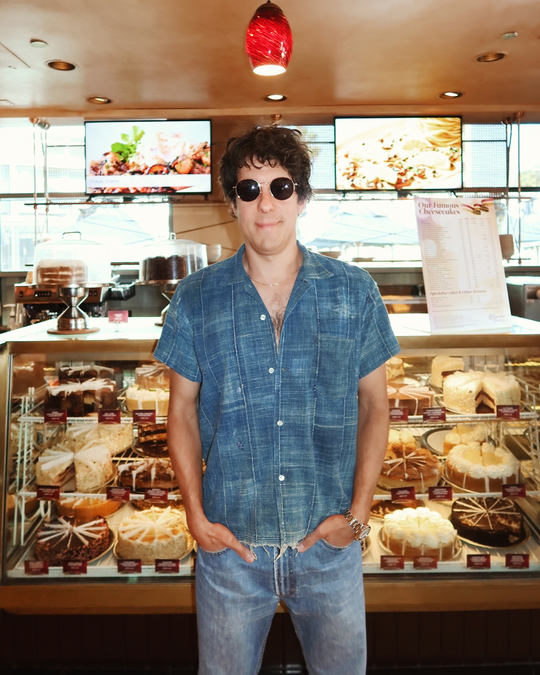 Jonathan Kite's Cheesecake Factory BTS