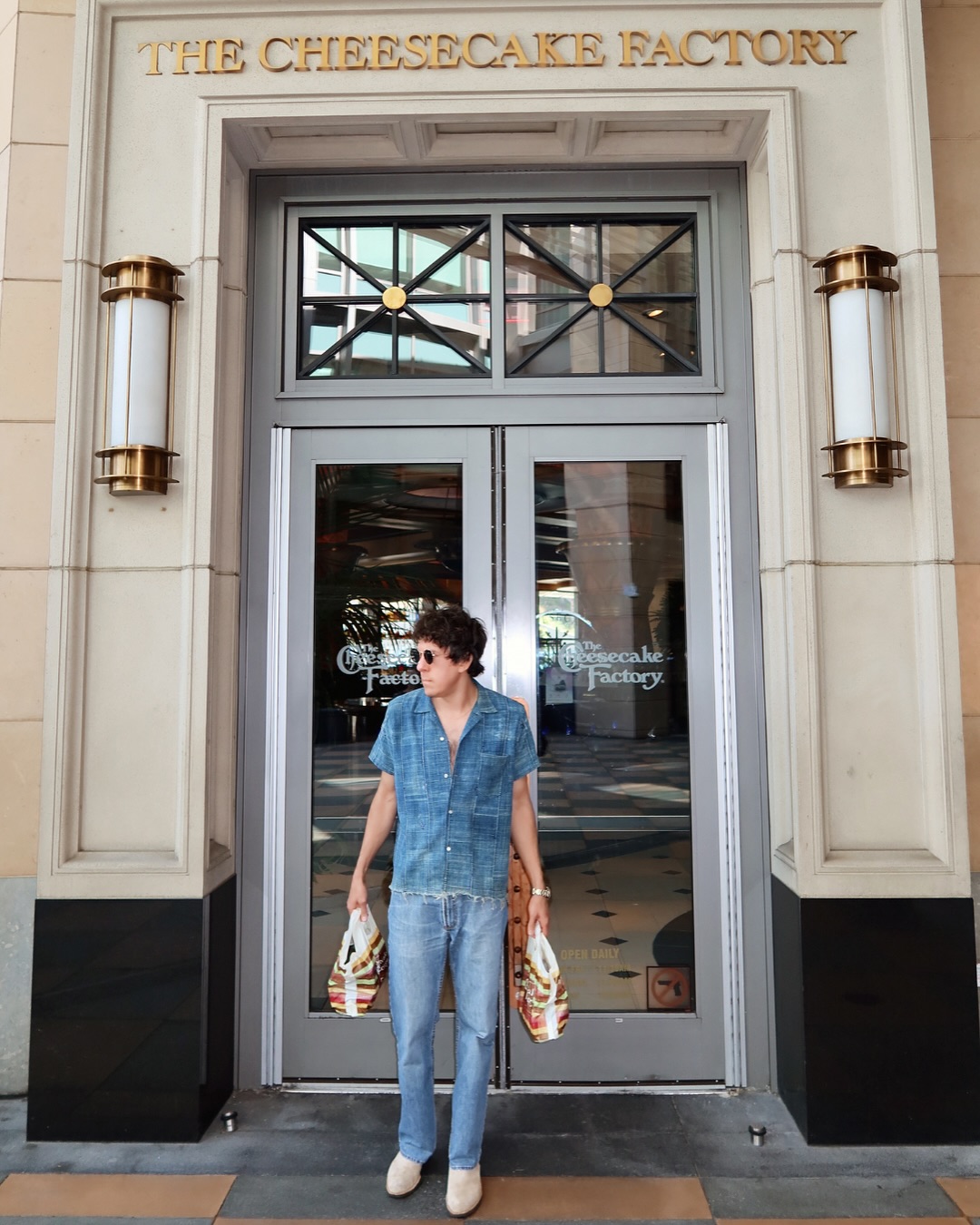 Jonathan Kite's Cheesecake Factory BTS