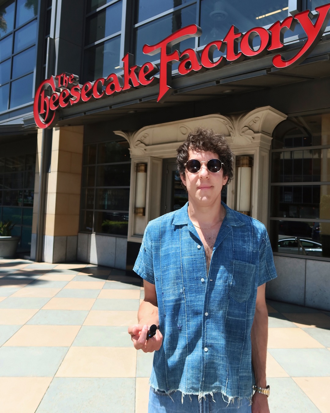 Jonathan Kite's Cheesecake Factory BTS