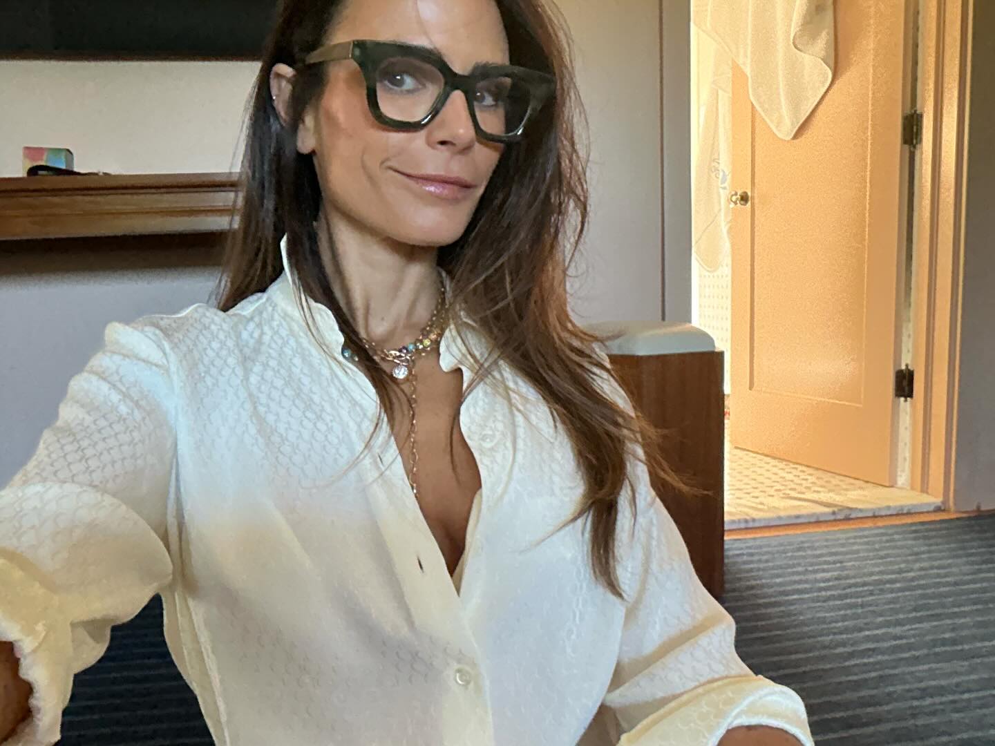 Jordana Brewster Soaks Up NYC Book Talk by Amy LaRocca