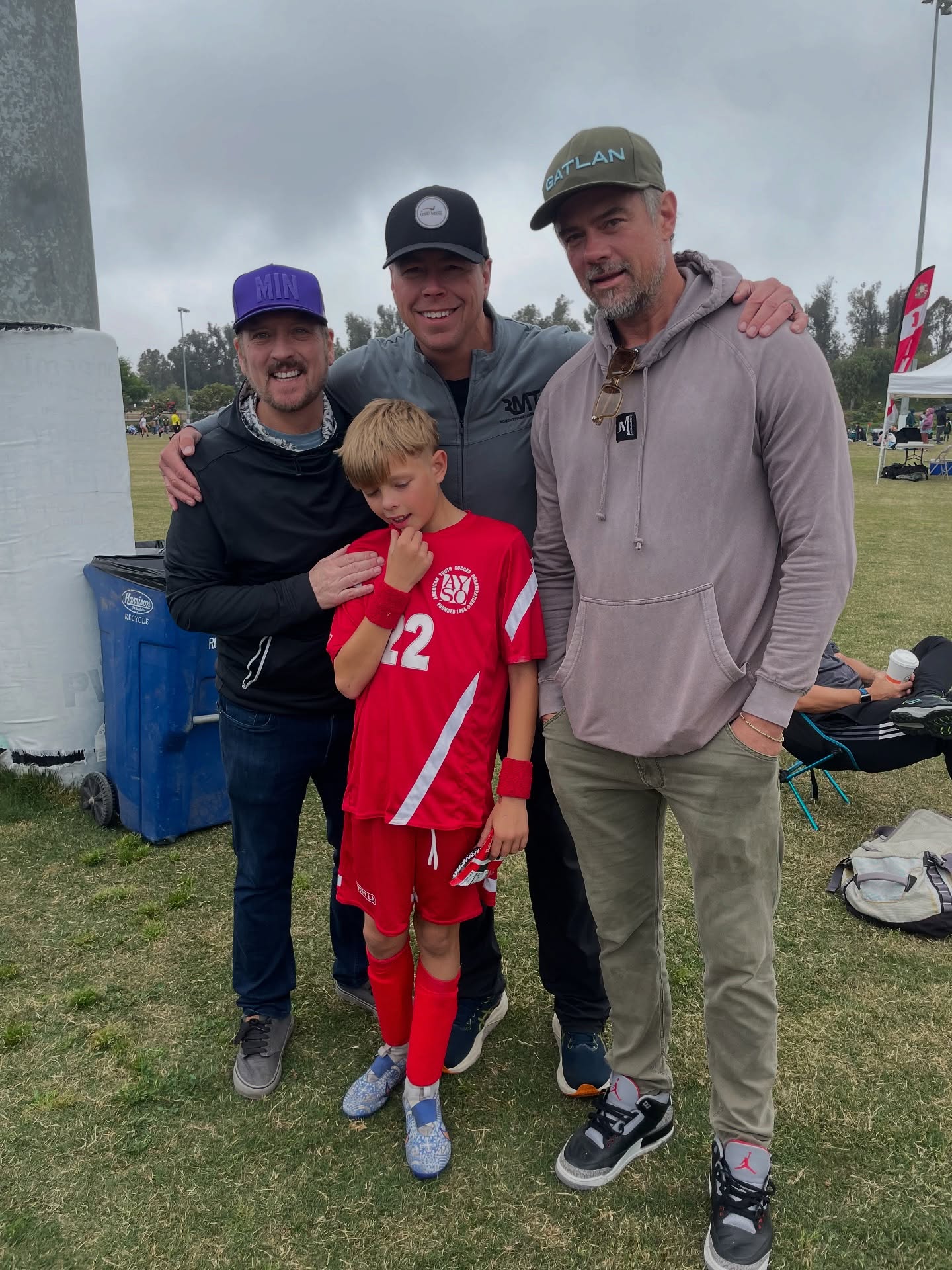 Hollywood star Josh Duhamel enjoys an outing at Axl's game with close companions in vibe.