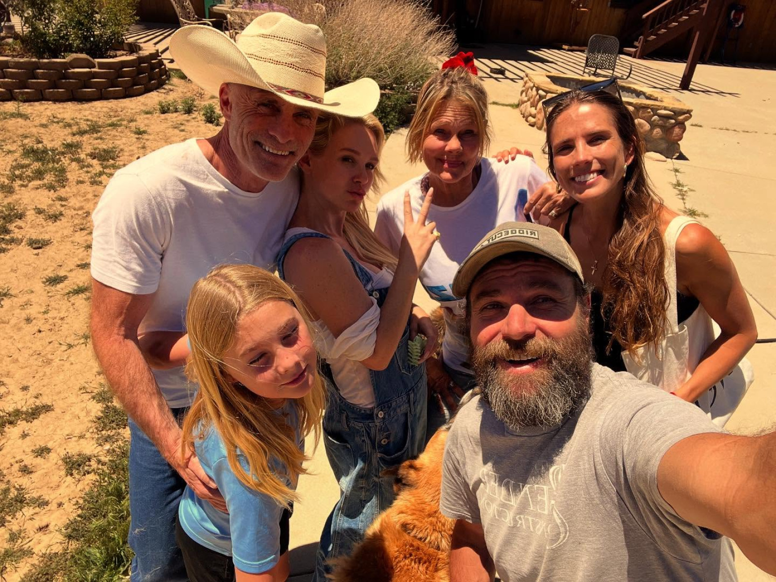 Joyful Animal Rescuers Spread Community Spirit Rescuers Rally for Animals: Dedicated, Uplifting Efforts Bringing Hope and Care Every Day