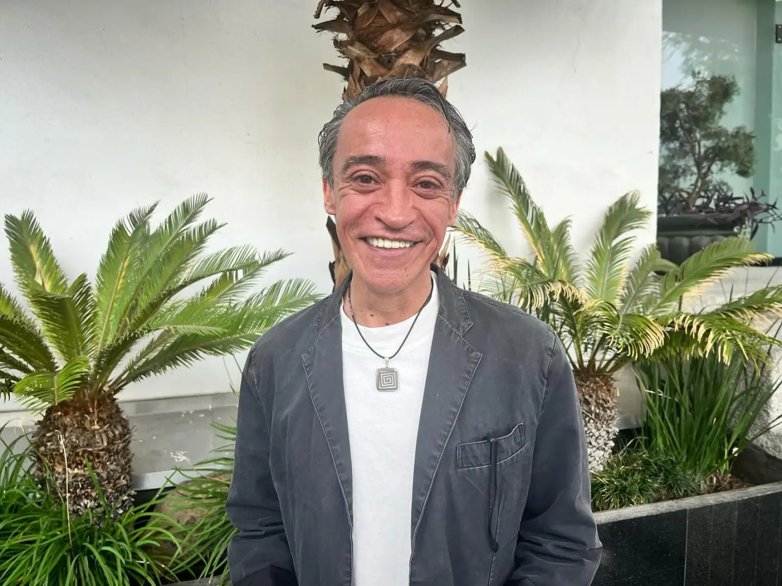 Juegos Interrumpidos: Roberto Sosa Cuenta Cómo Disfrutó El Rodaje Actor revela pasión por la actuación y camaradería junto a Silvia Navarro y Jorge Salinas!