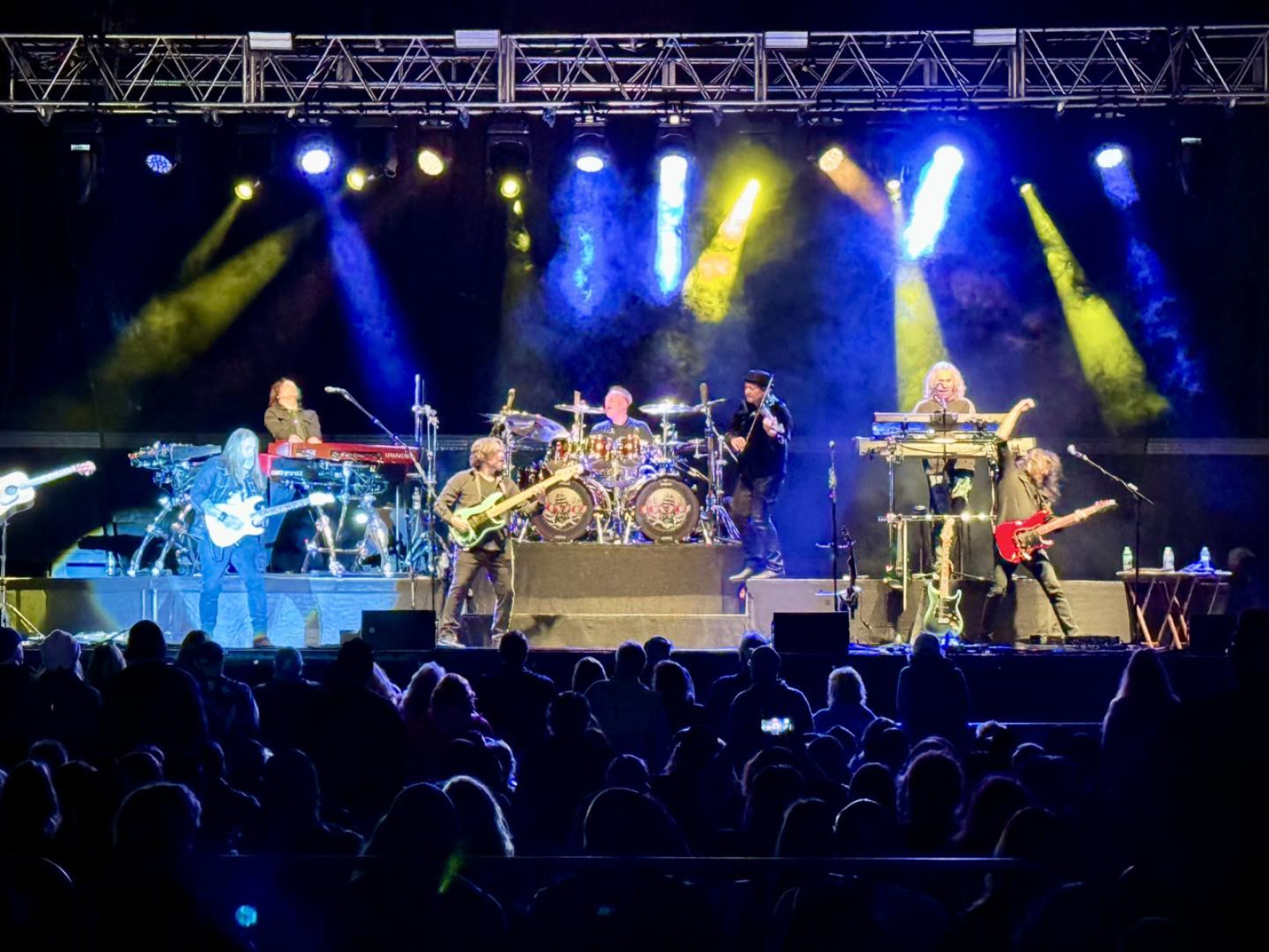 Kansas Rocks Big Flats Concert Kansas celebrates a lively night with Night Ranger and announces upcoming tour stops. Stay tuned!