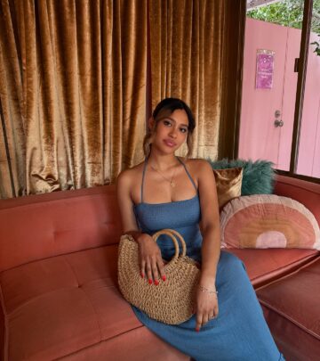 Celebrity Kara Royster makes a chic statement with her exclusive pink snacks trend setting.