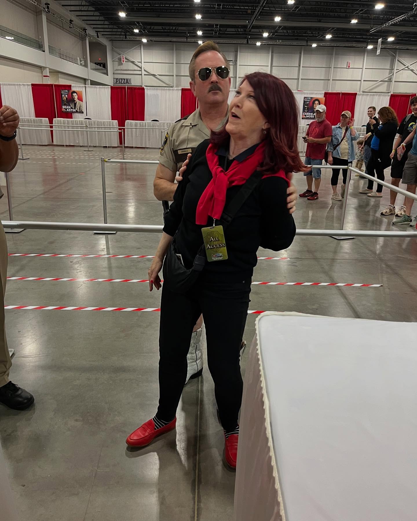 Kate Flannery’s Detroit Comic-Con Antics