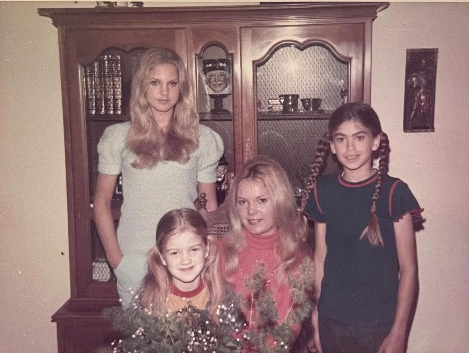 Kathy Ireland Honors Mother’s Day With Heartfelt Tribute Kathy Ireland's heartwarming post celebrates a resilient, prayerful mom on Mother's Day!!