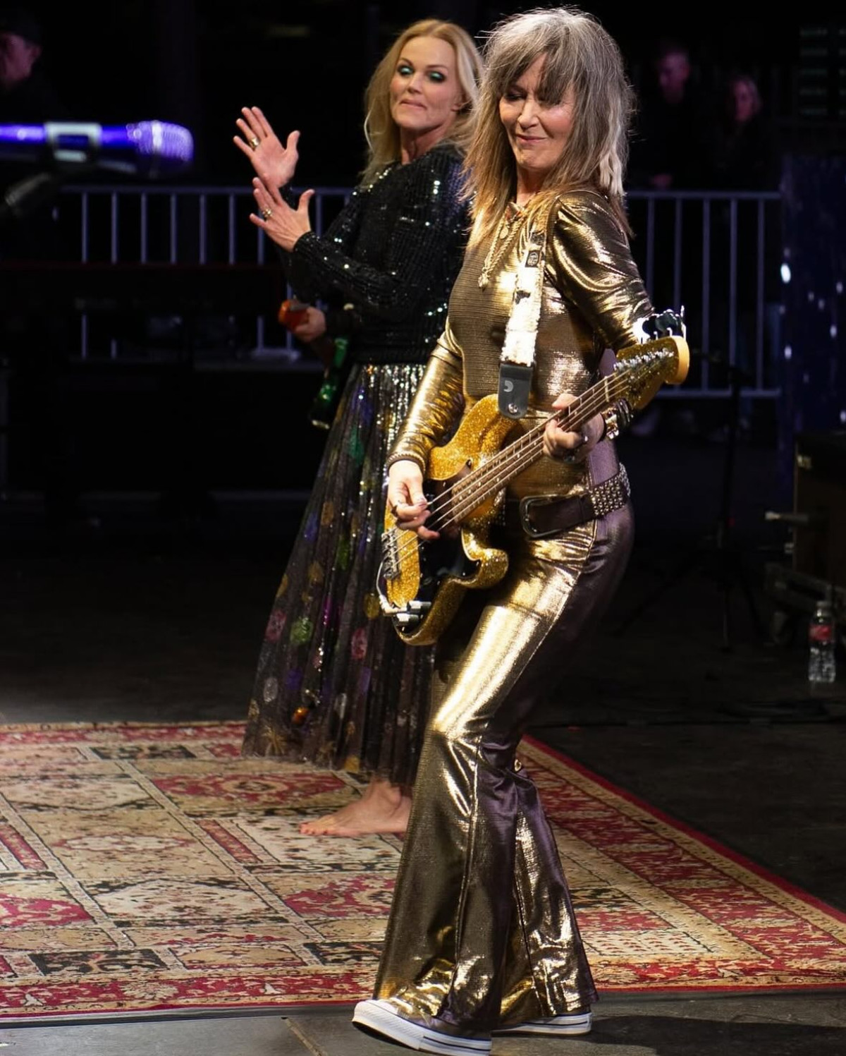 Kathy Valentine: Gold Pics and Plane Selfies Live photos from CruelWorldFest show star’s gold style and 11-hr flight jet lag blues now!