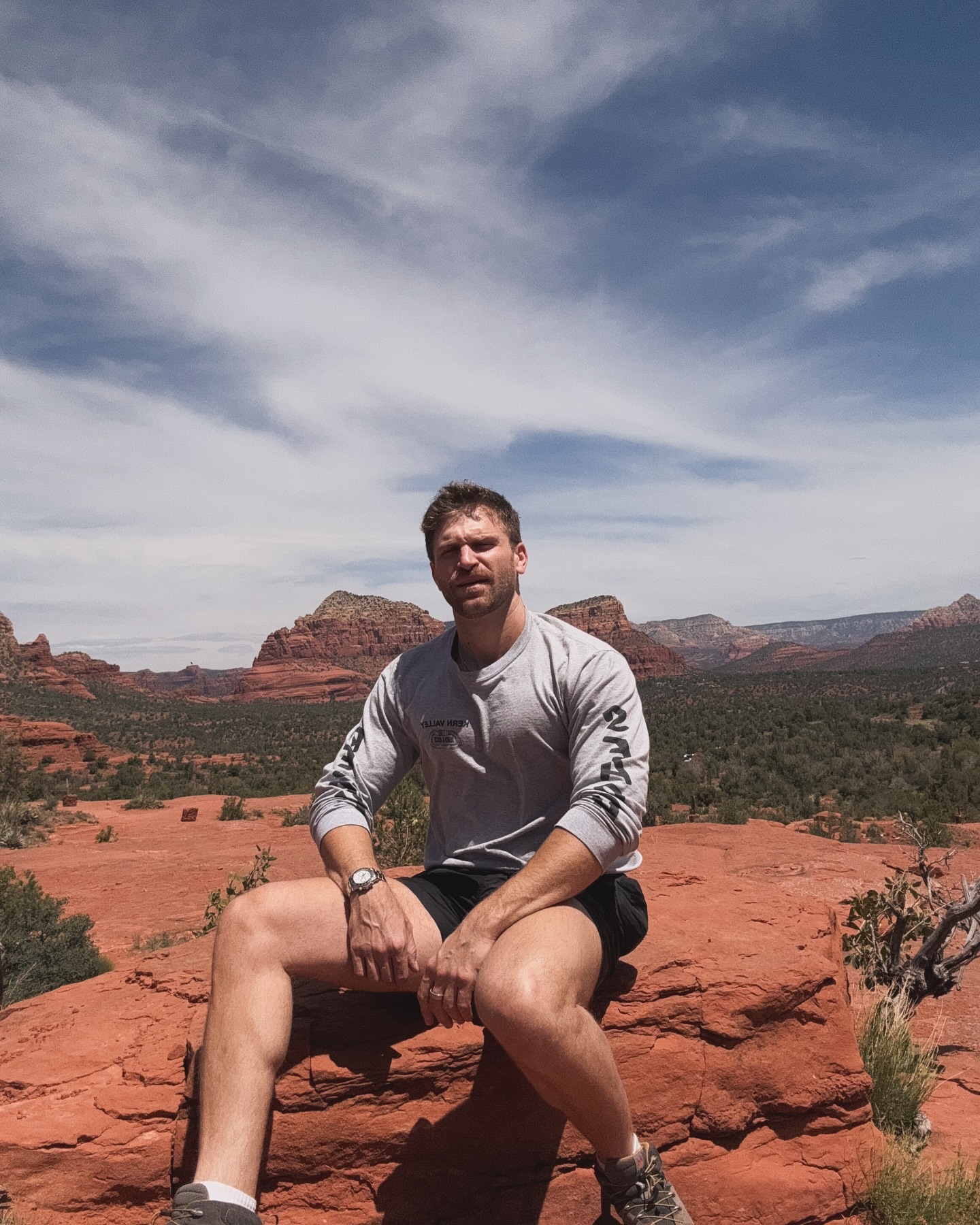 Keegan Allen Explores Sedona’s Red Rock Splendor Celebrity travel update as Keegan Allen seeks adventure in Sedona’s iconic red rock vistas.