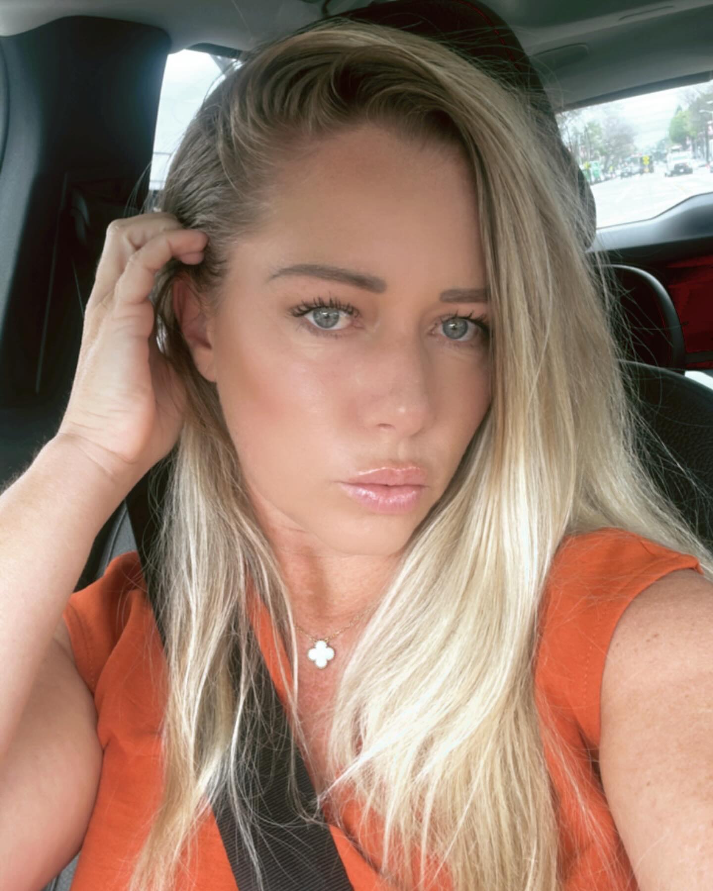 Kendra Wilkinson’s Real Estate Journey Unveiled From Hollywood to home deals – an insider look into her roller coaster ride in real estate.