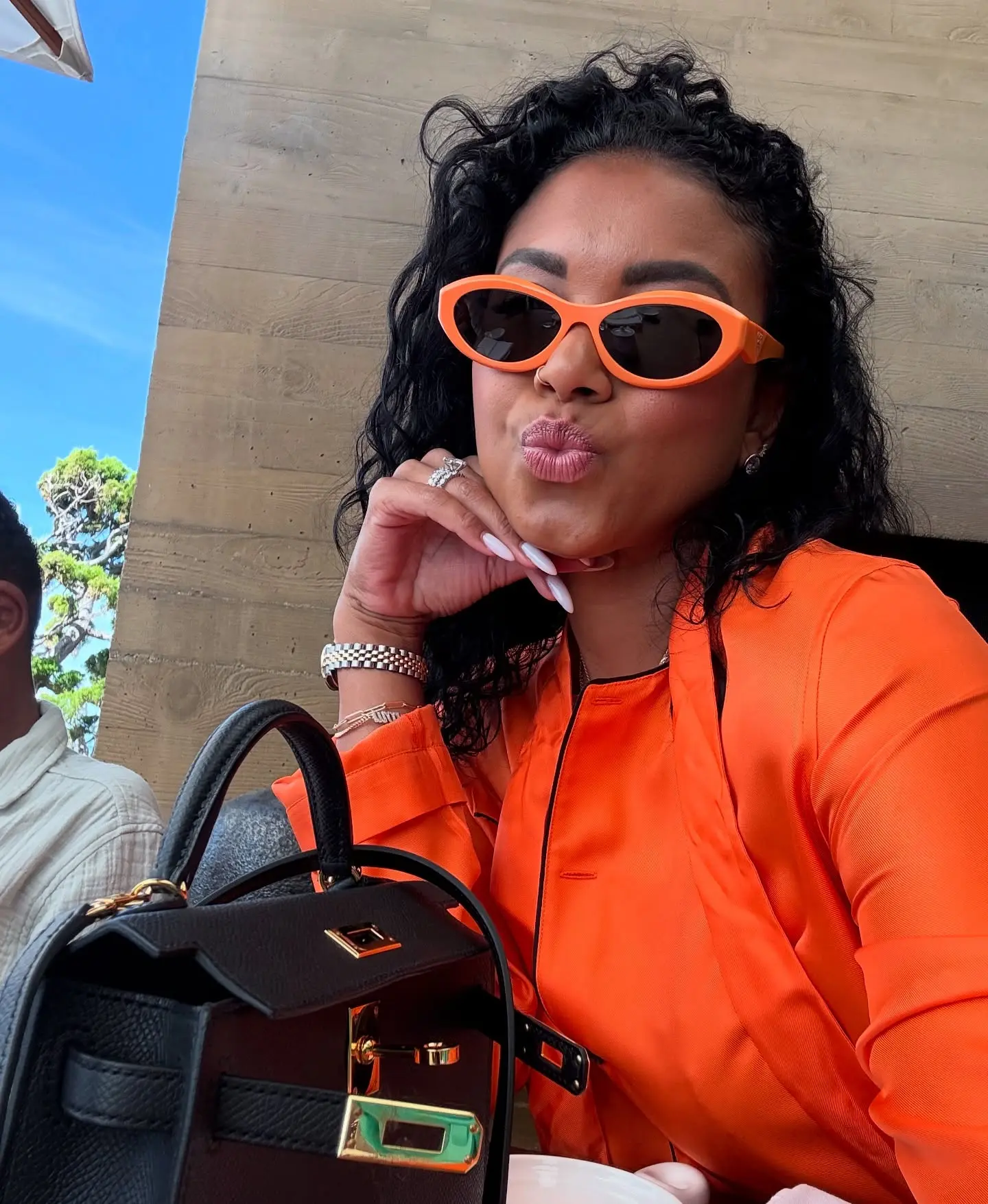 Kevin Hart Honors Moms On Mother’s Day Kevin Hart honors moms with a heartfelt tribute showing love this special Mother’s Day!!!