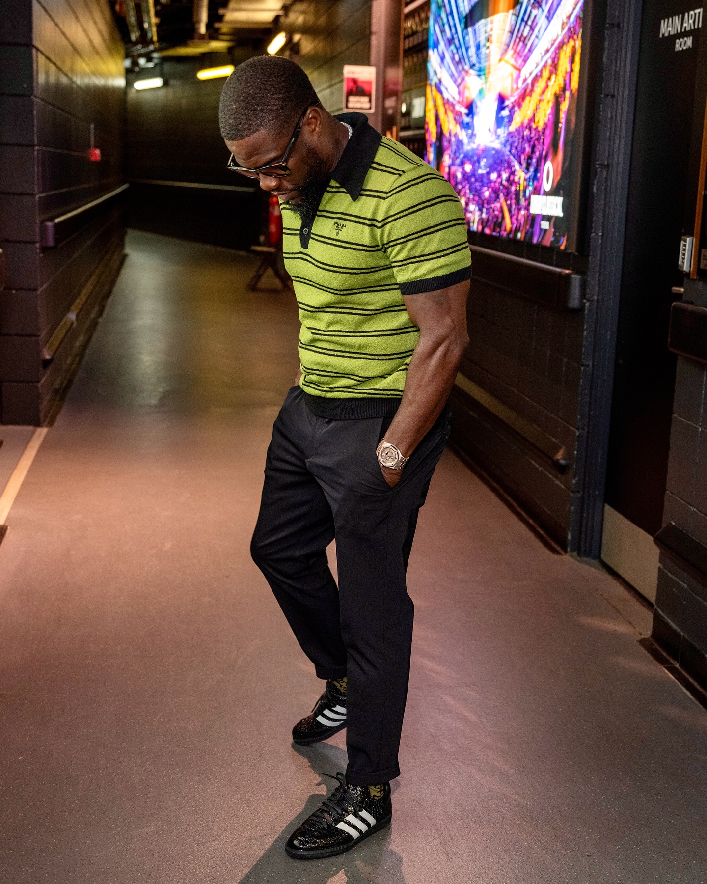 Kevin Hart Rocks Belfast With Energetic Comedy Show Belfast fans witness Kevin Hart’s dynamic, high-energy performance amid laughter and love.!