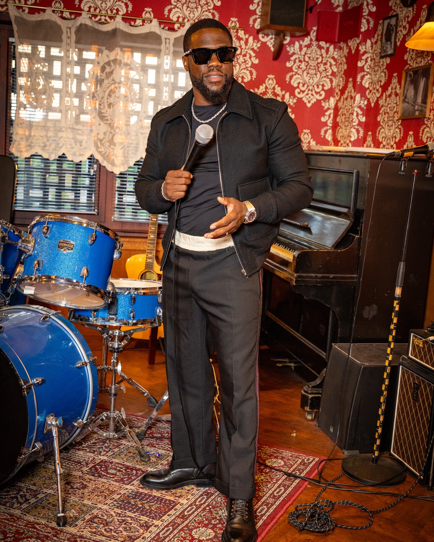Kevin Hart's European Photo Journey
