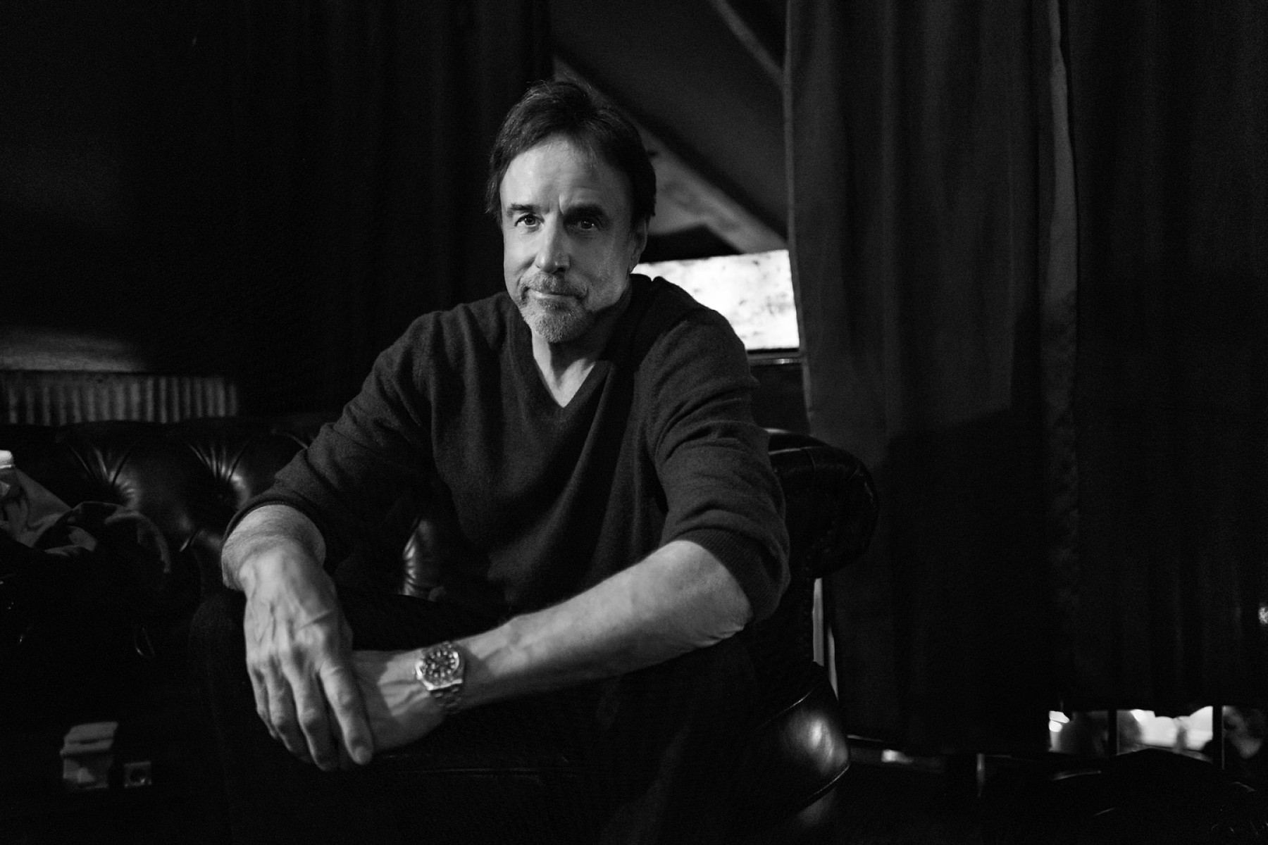 Kevin Nealon Stuns Audience With New Hour Special Fans Enjoy Sold Out Tapings As Kevin Nealon Delivers Hilarious Set Preceding Special Now!