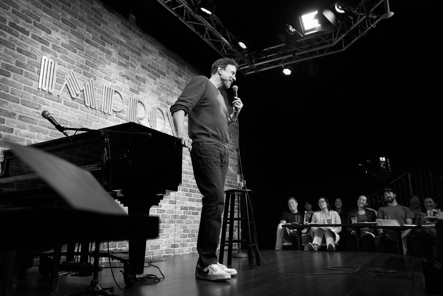 Kevin Nealon Stuns Audience With New Hour Special