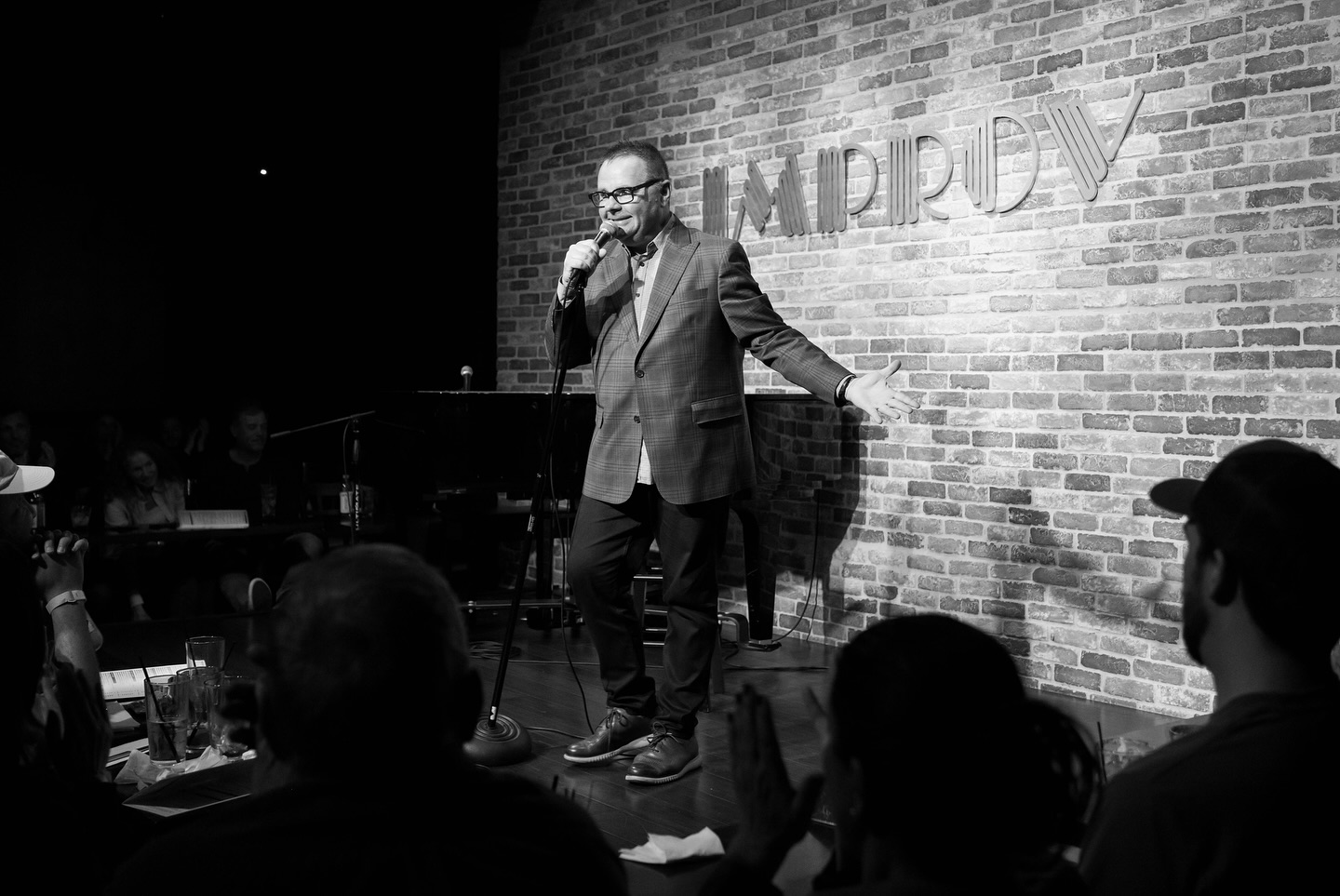 Kevin Nealon Stuns Audience With New Hour Special
