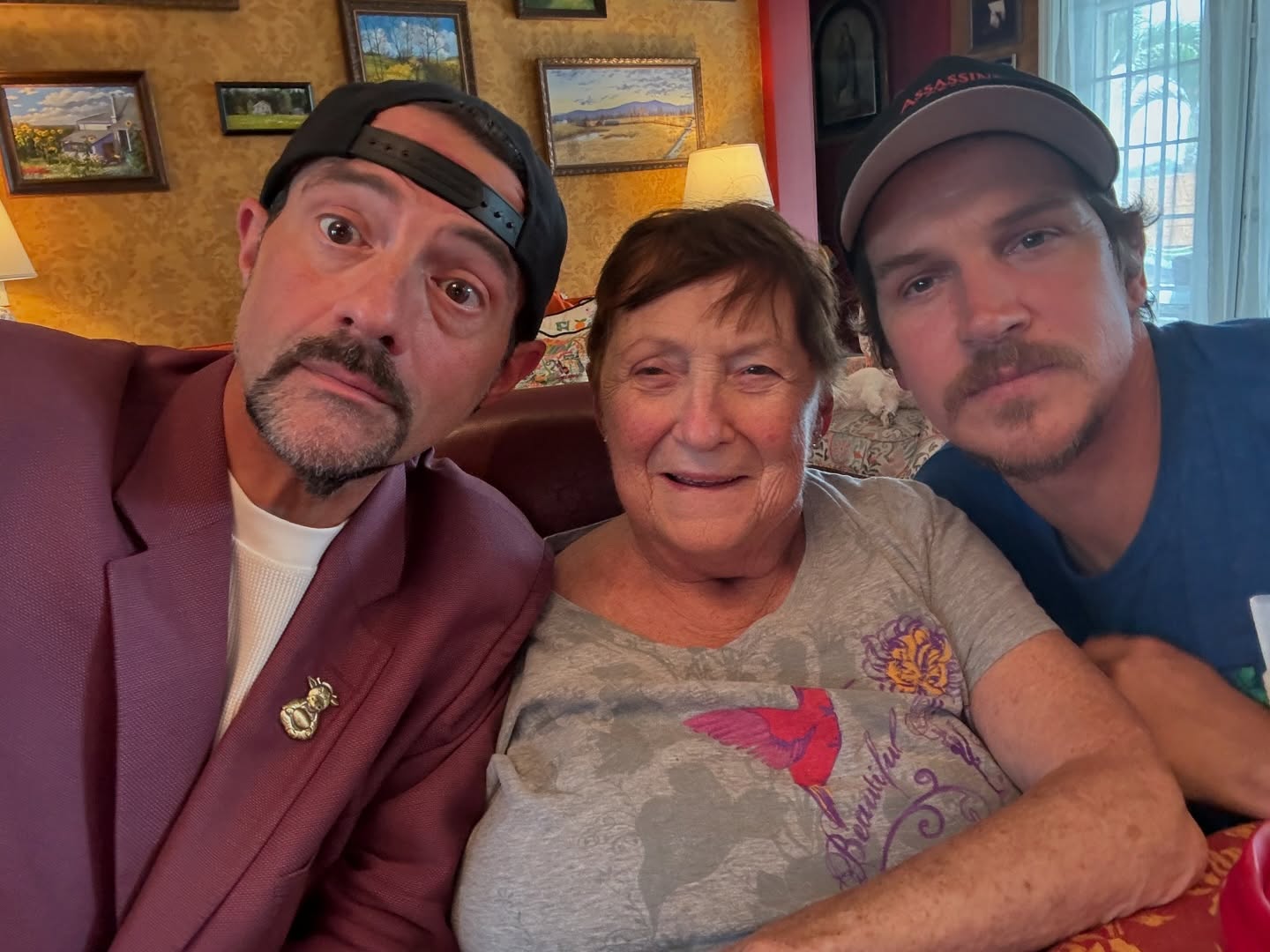 Kevin Smith Celebrates Mother’s Day With Family In Florida