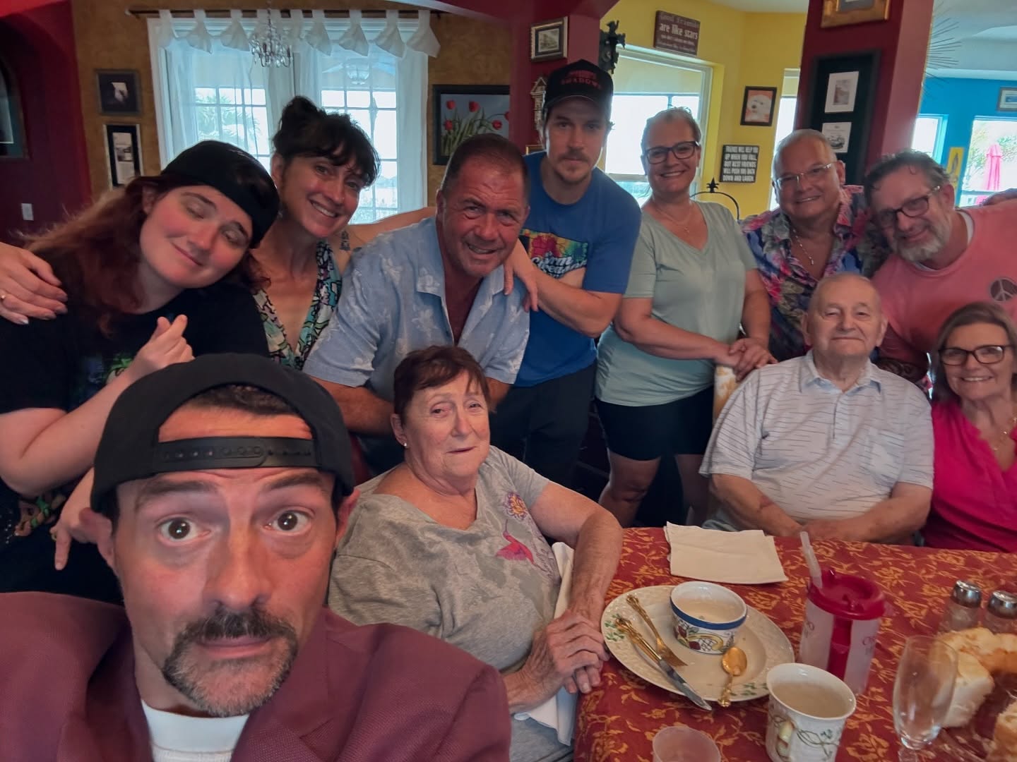 Kevin Smith Celebrates Mother’s Day With Family In Florida