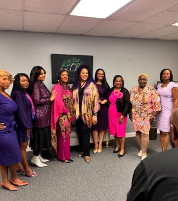 Kim Coles Celebrates Wisdom G.I.F.T.S. 2 Signing