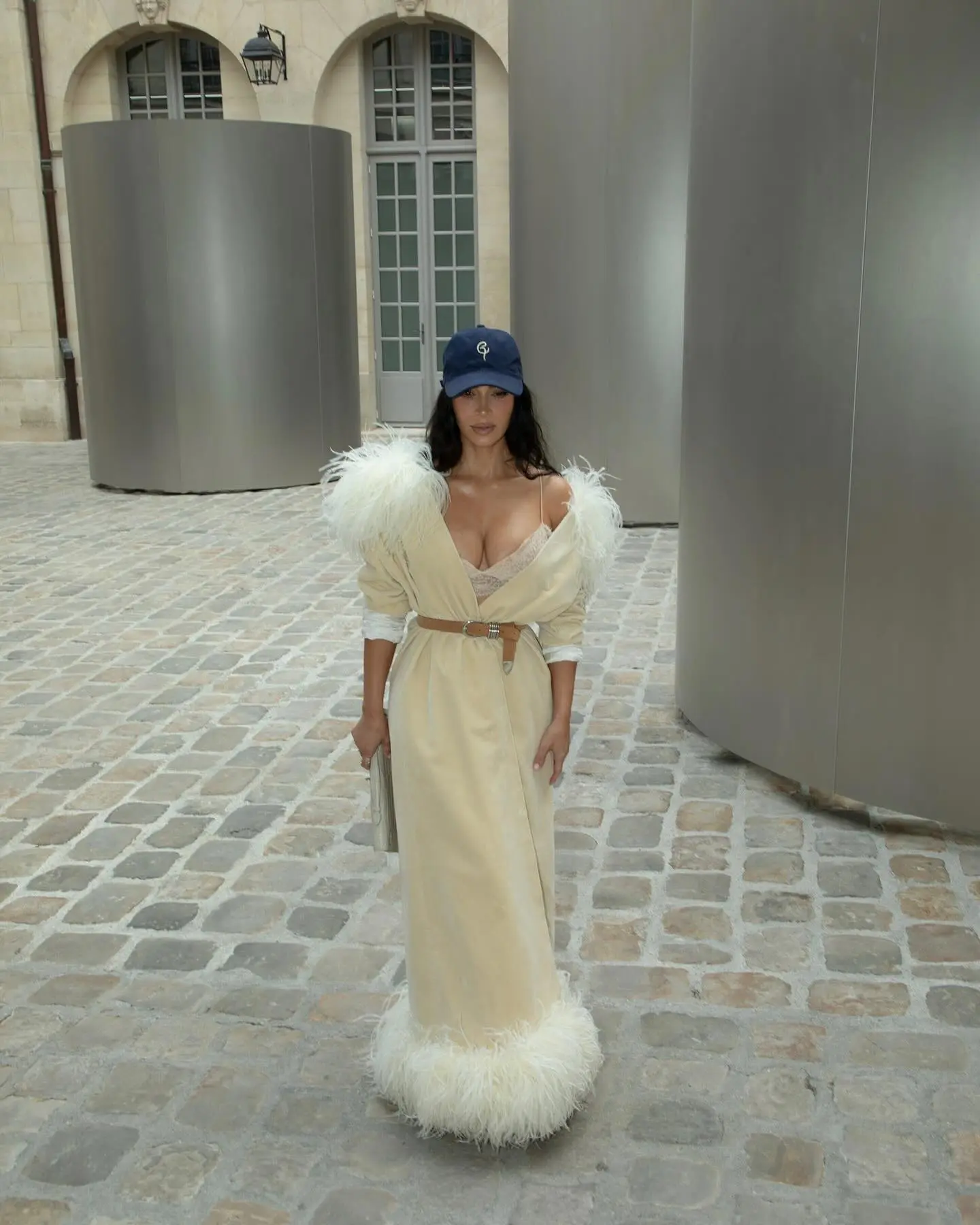 Kim Kardashian’s Paris Day Kim Kardashian embraces Paris with style, elegance and a touch of French romance in vogue