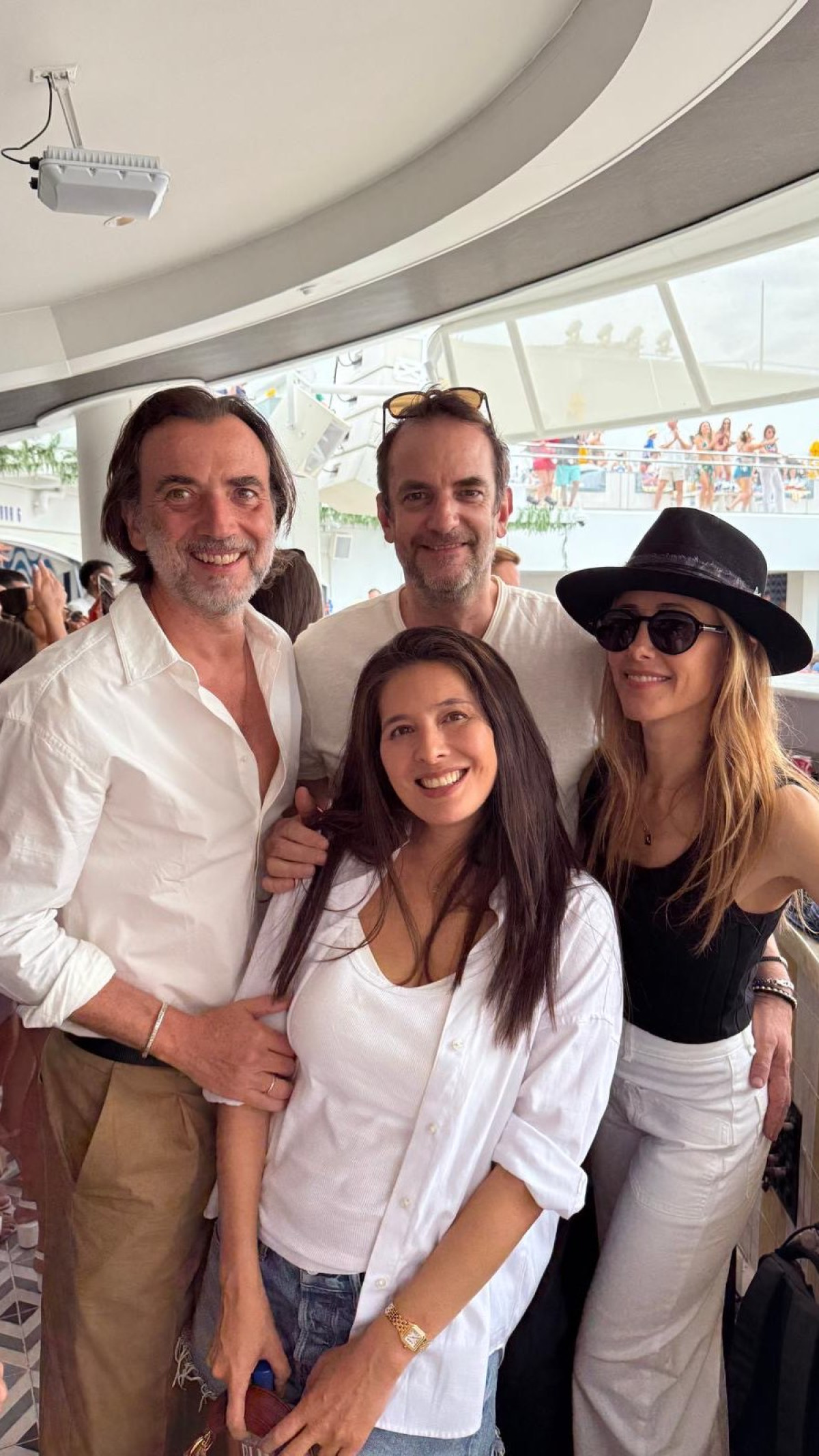 Kim Raver Applauds David Guetta’s Vegas Show Kim Raver marks an epic Vegas night as DJ David Guetta lights up the stage brilliantly!!!
