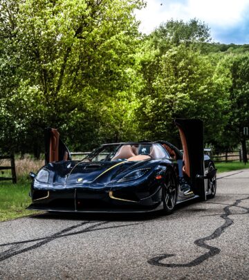 Koenigsegg Agera RS: Blue Carbon And Gold Accents