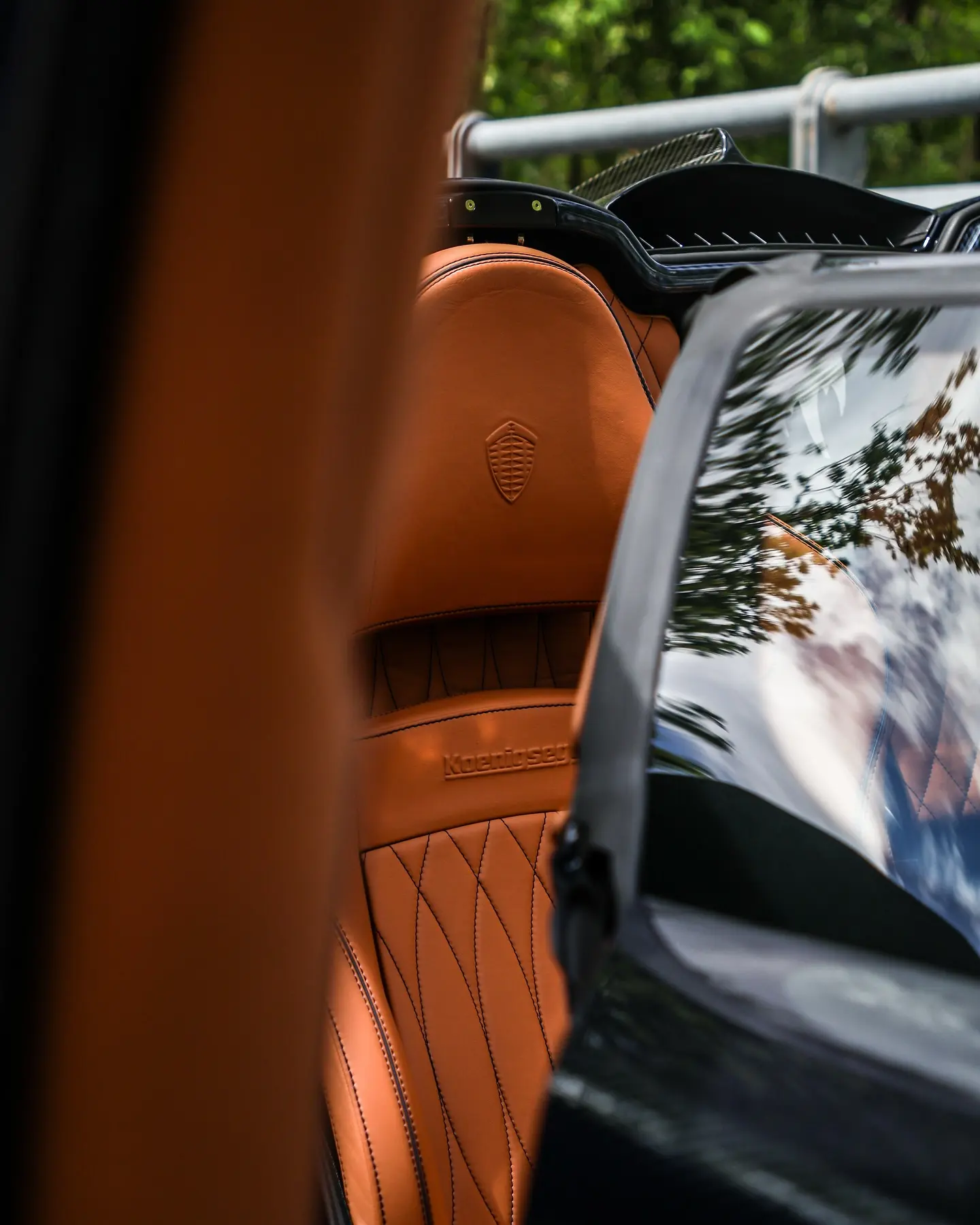 Koenigsegg Agera RS: Blue Carbon And Gold Accents