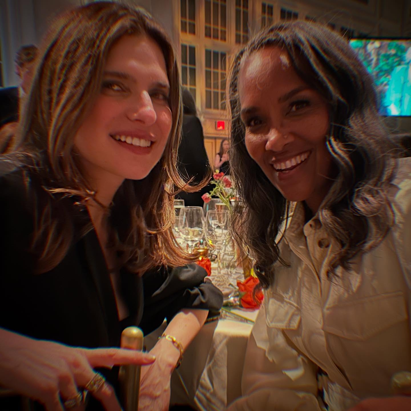 Lake Bell and @marabrockakil shared a memorable dinner at the Every Mom Counts fundraiser!