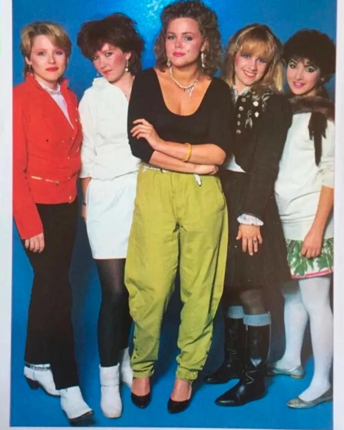 Dive into a legendary era as The Go-Go’s energize Vegas in a epic, sold-out throwback. Now