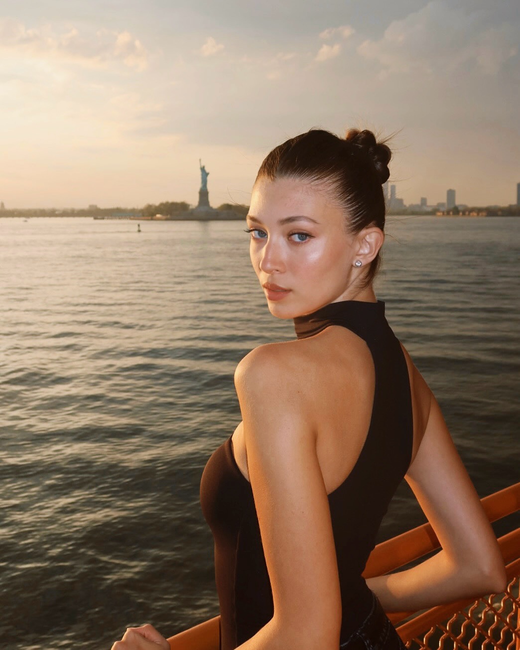 Laura Margesin Captures Golden Hour at Statue of Liberty