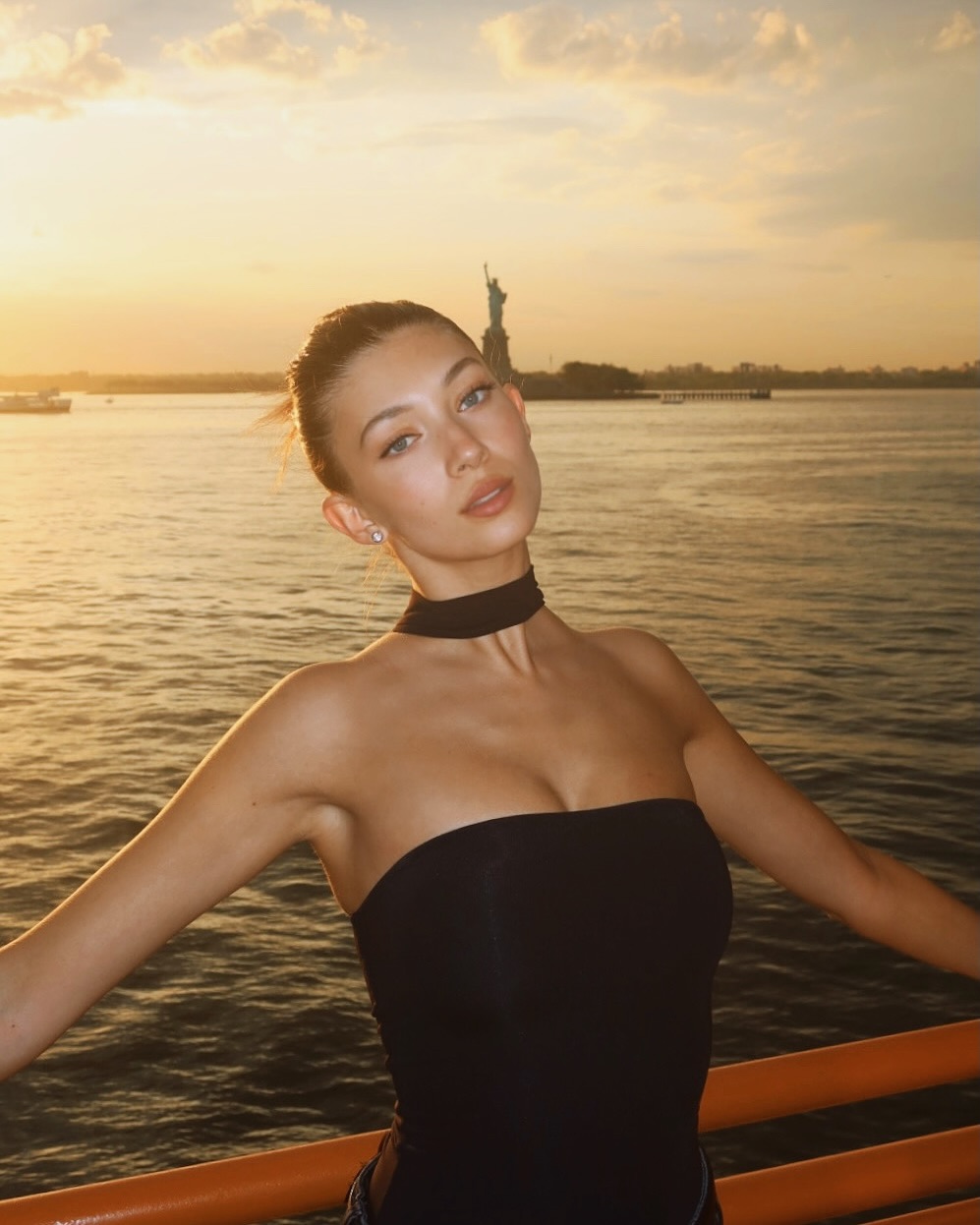 Laura Margesin Captures Golden Hour at Statue of Liberty